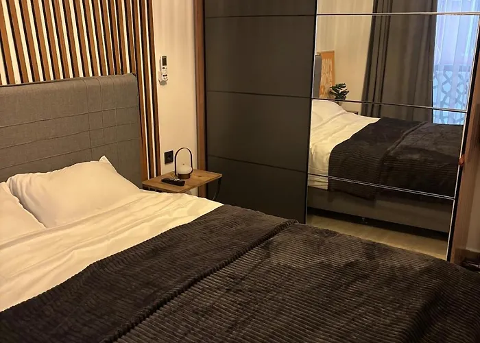 Bright Modern Flat - Pool & Garden Near Shops Appartement *