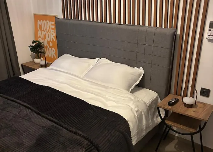 Bright Modern Flat - Pool & Garden Near Shops * Fethiye