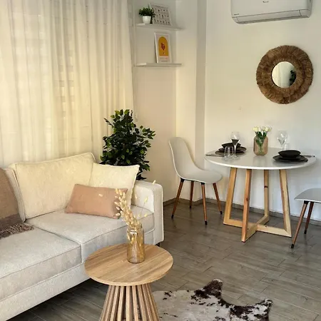 아파트 Bright Modern Flat - Pool & Garden Near Shops *